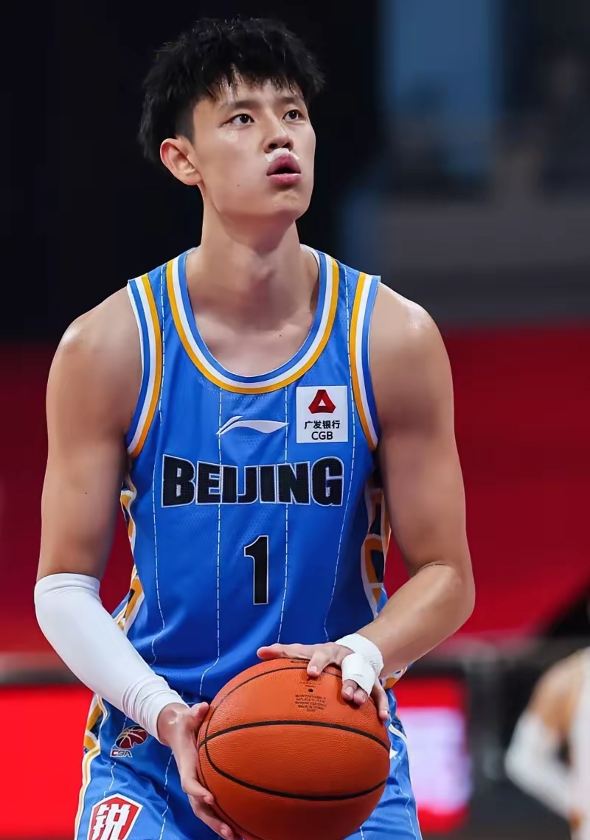 开元体育-球迷在场外互殴cba