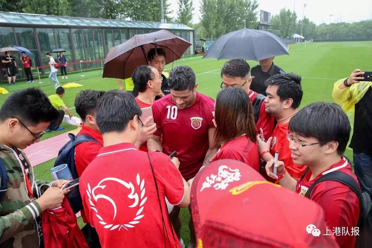 开云体育官网-关于广州队训练开放日，赛前刷新队史纪录引欢呼，亚冠在即，团队化学反应显著的信息